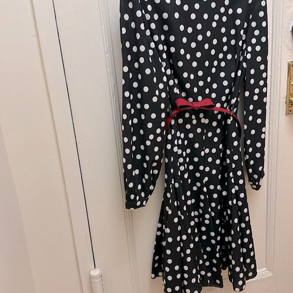 Size 40 (eur) crepe flair dress with ruffle at lower half. - Picture 1 of 3